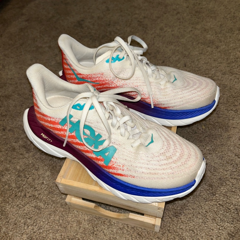 HOKA MACH 5